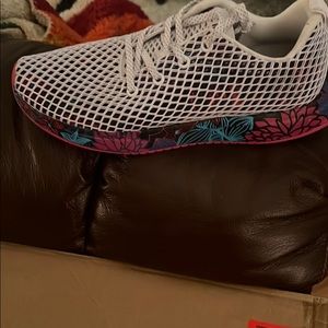 No bull ! Brand new! Runners